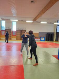 Self-defense filles Judo Club Vivonnois UCC Vivonne UCCV