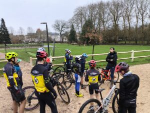 Stage vacances TRJV blanc UCC Vivonne UCCV